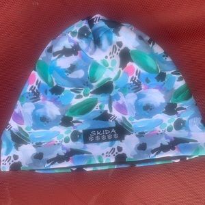 Skida Women's Vibrant Floral Beanie Hat - Blue and Green